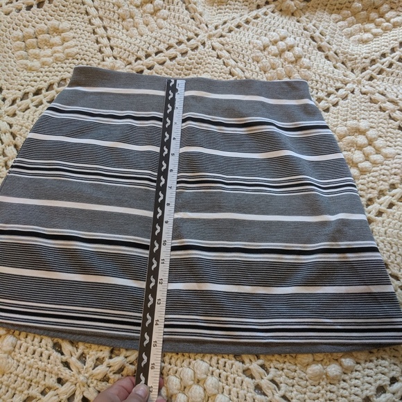 NWT black Express mini skirt stripe petite s - Picture 7 of 8